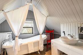 B&B Hillhouse