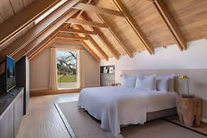 Mont Rochelle Hotel & Vineyard