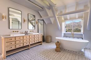 Mont Rochelle Hotel & Vineyard