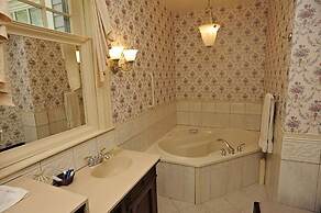 The Elmwood Heritage Inn