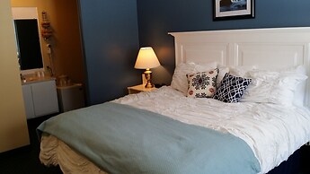 Schooner Bay Motor Inn