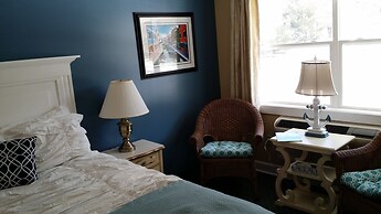 Schooner Bay Motor Inn