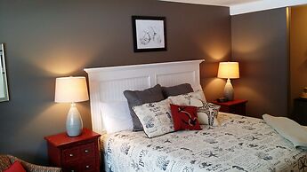 Schooner Bay Motor Inn