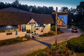 Schooner Bay Motor Inn