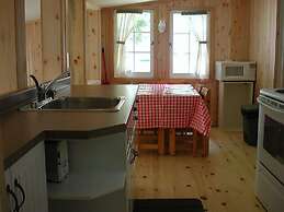 Birch Cliff Lodge on Baptiste Lake