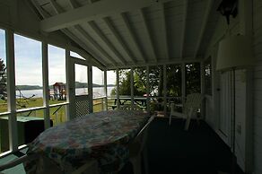 Birch Cliff Lodge on Baptiste Lake