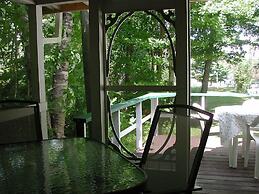 Birch Cliff Lodge on Baptiste Lake