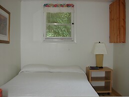 Birch Cliff Lodge on Baptiste Lake