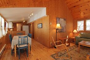 Birch Cliff Lodge on Baptiste Lake