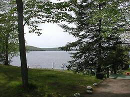 Birch Cliff Lodge on Baptiste Lake