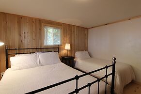 Birch Cliff Lodge on Baptiste Lake