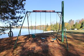 Birch Cliff Lodge on Baptiste Lake