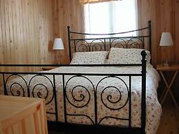 Birch Cliff Lodge on Baptiste Lake