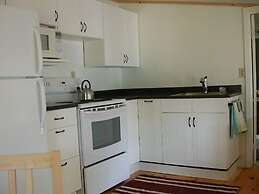 Birch Cliff Lodge on Baptiste Lake