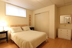 Birch Cliff Lodge on Baptiste Lake