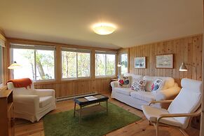 Birch Cliff Lodge on Baptiste Lake