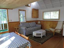 Birch Cliff Lodge on Baptiste Lake