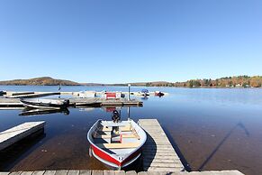 Birch Cliff Lodge on Baptiste Lake