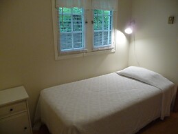 Birch Cliff Lodge on Baptiste Lake