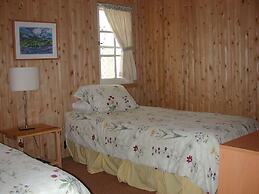 Birch Cliff Lodge on Baptiste Lake