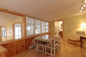 Birch Cliff Lodge on Baptiste Lake