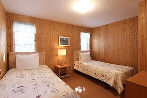 Birch Cliff Lodge on Baptiste Lake