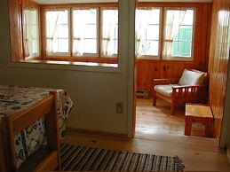 Birch Cliff Lodge on Baptiste Lake