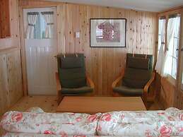 Birch Cliff Lodge on Baptiste Lake