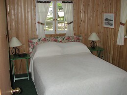 Birch Cliff Lodge on Baptiste Lake