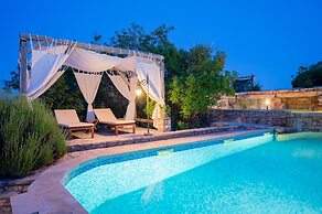 Boutique Rooms by Nono Ban