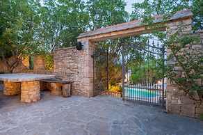 Boutique Rooms by Nono Ban