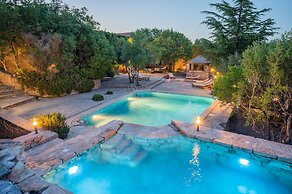 Boutique Rooms by Nono Ban