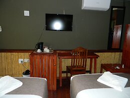 Kwalape Safari Lodge