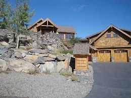 Glacier Luxury Lodge