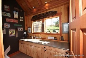 Glacier Luxury Lodge