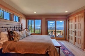 Glacier Luxury Lodge