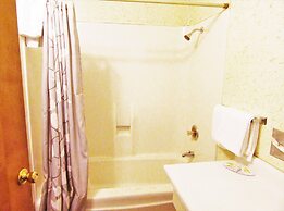 Traveler's Inn Motel