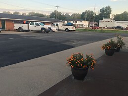 Traveler's Inn Motel