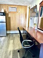 Traveler's Inn Motel