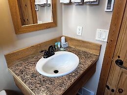 Methow River Lodge & Cabins