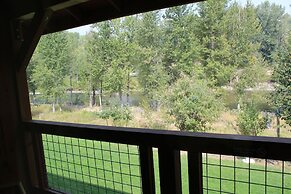 Methow River Lodge & Cabins