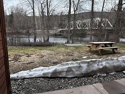 Methow River Lodge & Cabins