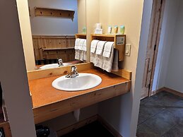 Methow River Lodge & Cabins