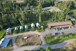 Methow River Lodge & Cabins