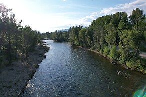 Methow River Lodge & Cabins