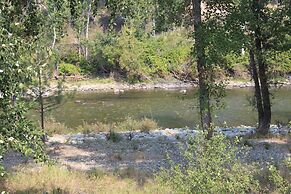 Methow River Lodge & Cabins