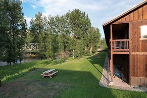 Methow River Lodge & Cabins