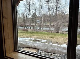 Methow River Lodge & Cabins