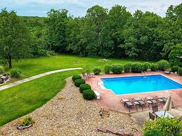 Lafayette Grand Manor