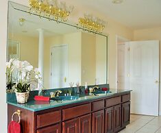 Lafayette Grand Manor